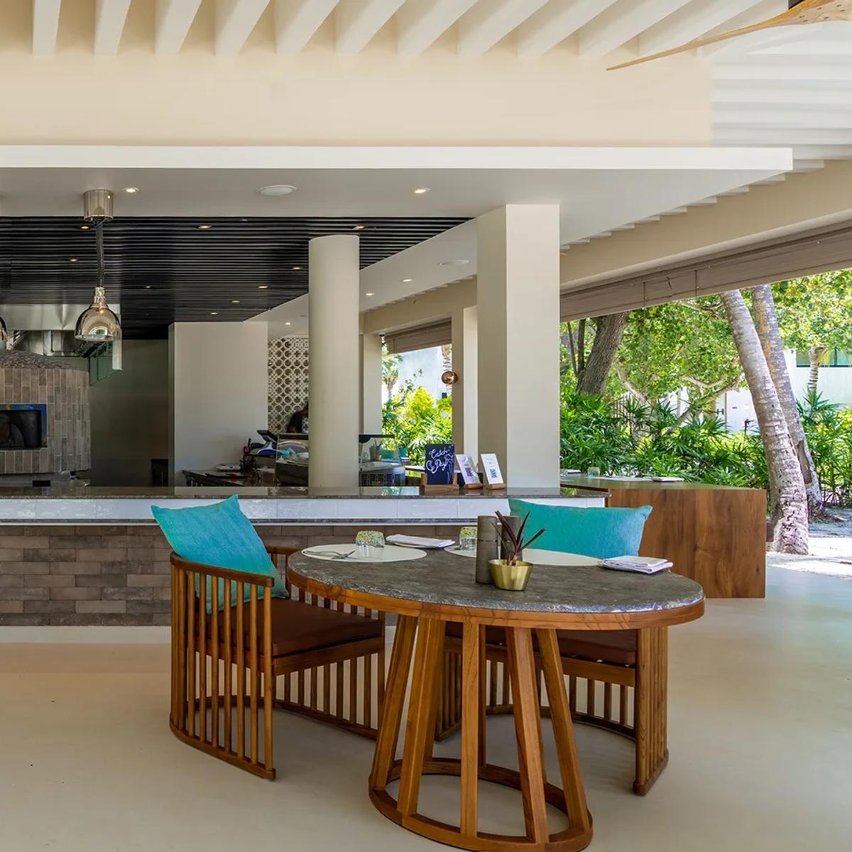 Med's dining room at Kuda Villingili Resort Maldives