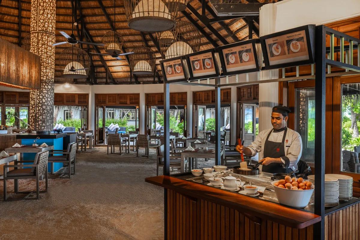 Breakfast live cooking station at Kaani Restaurant, Angsana Velavaru