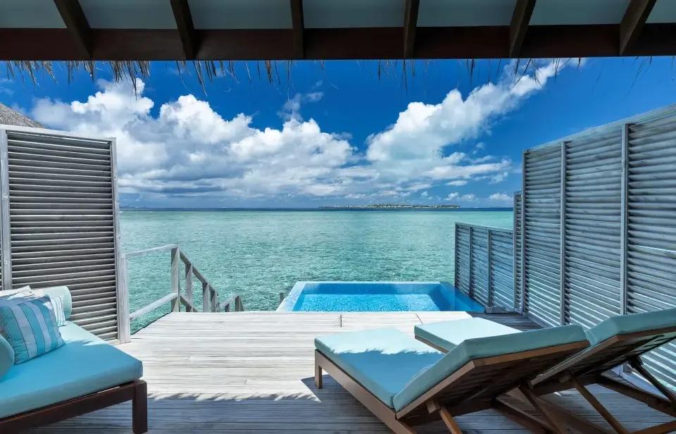 Water Bungalow with Pool's deck and plunge pool, open to the lagoon and horizon