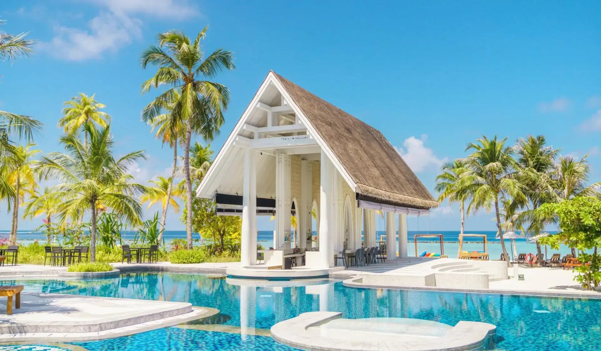Infinity pool at SAii Beach Club, SAii Lagoon Maldives