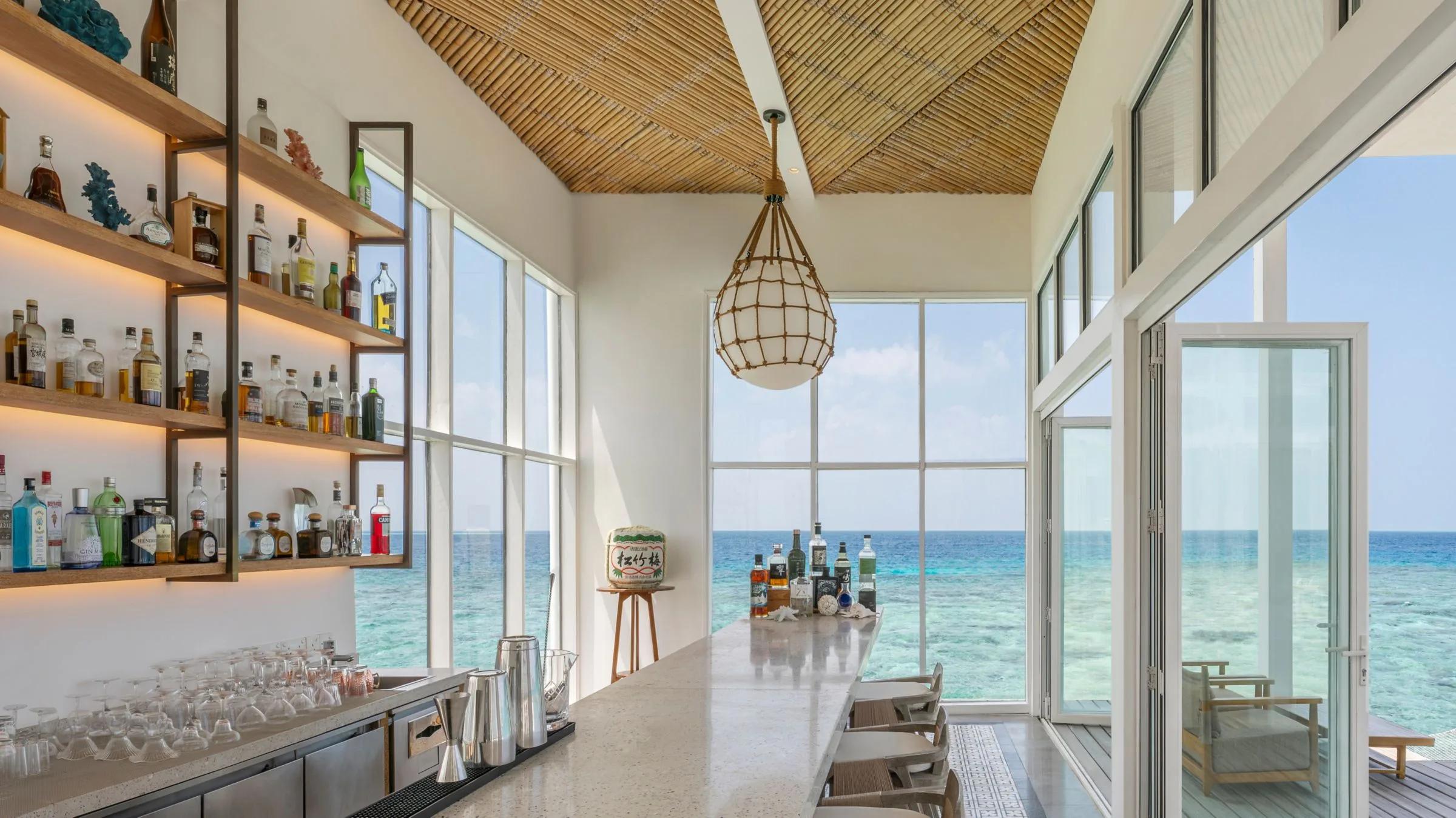 Yapa, Halcyon's overwater sunset bar