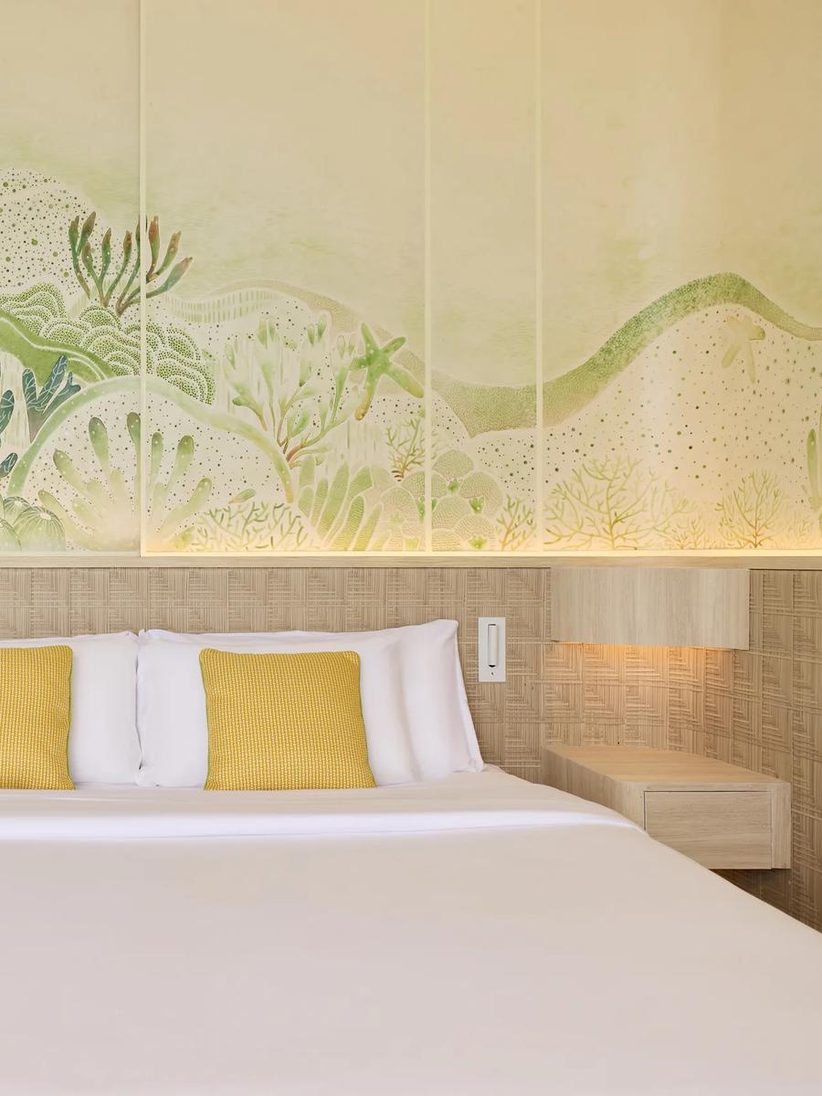 A second angle of the Mirage Panoramic Room, the structural twin of the Beachfront Room with Open Air-bath (no dedicated photo of this category was available)