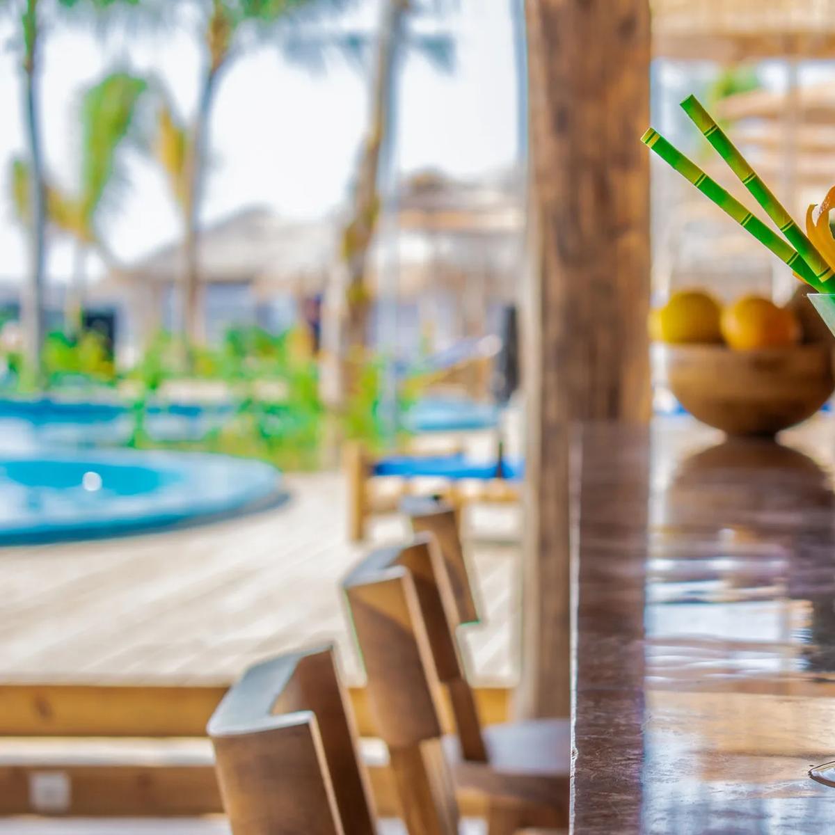 Cheers Bar, You & Me Maldives' poolside bar with nightly live music