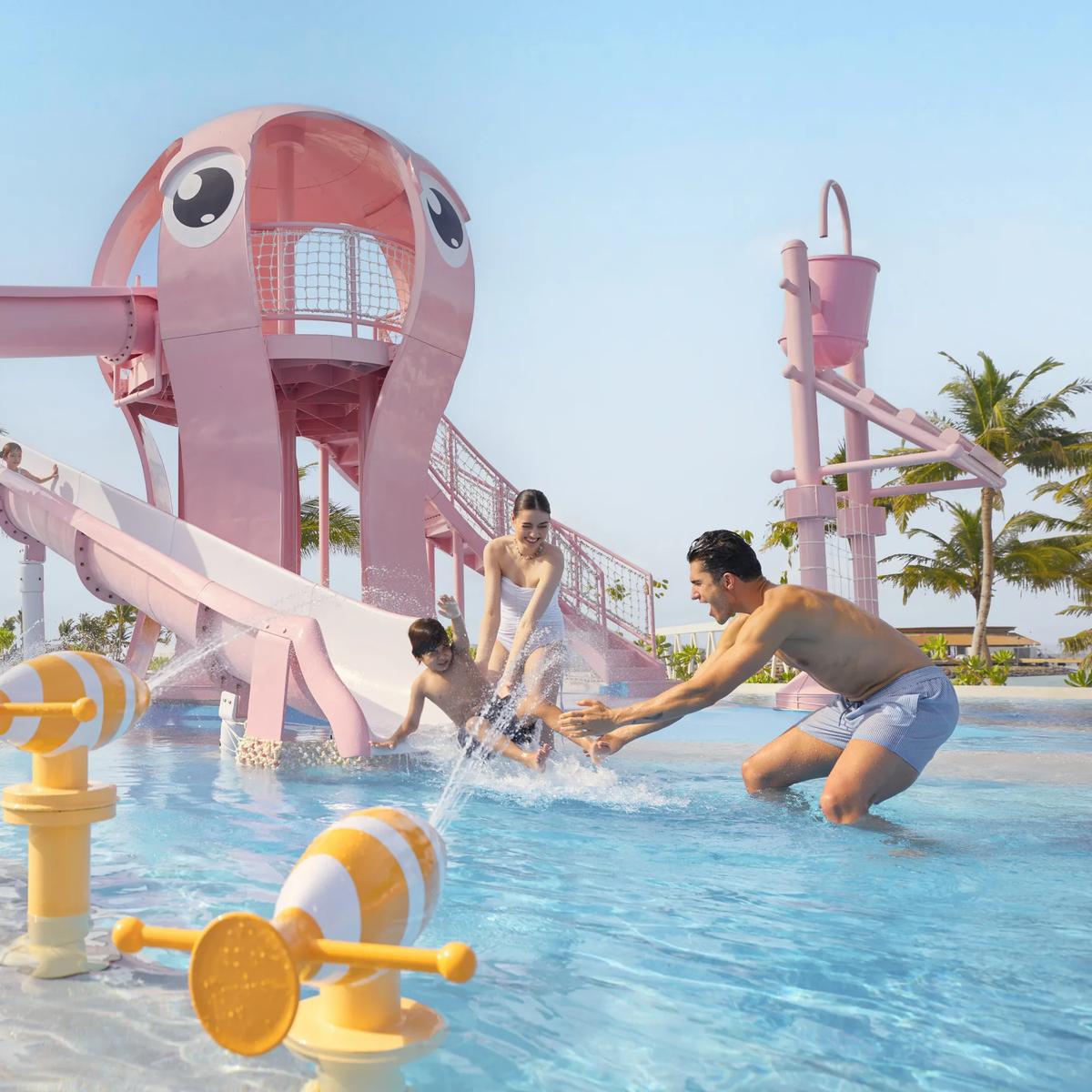 The water complex beside which Dolphin Bar sits (no dedicated Dolphin Bar photo was available in the research pool)