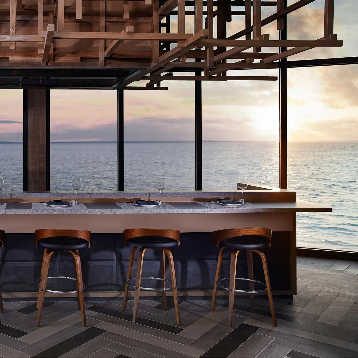 The teppanyaki counter at Tabemasu, Le Méridien Maldives' Japanese specialty restaurant