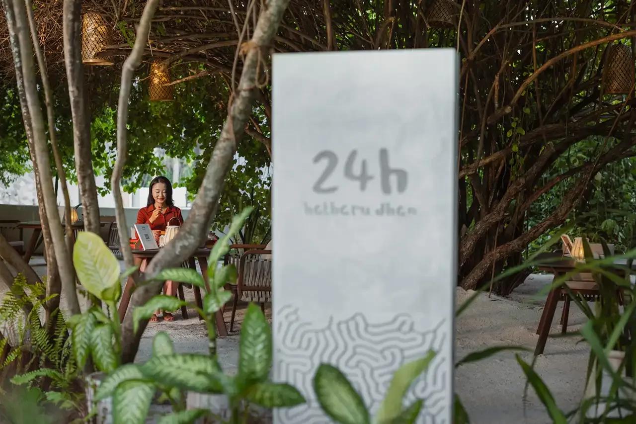 Hatharu Dhan's 24-hour café counter and seating area