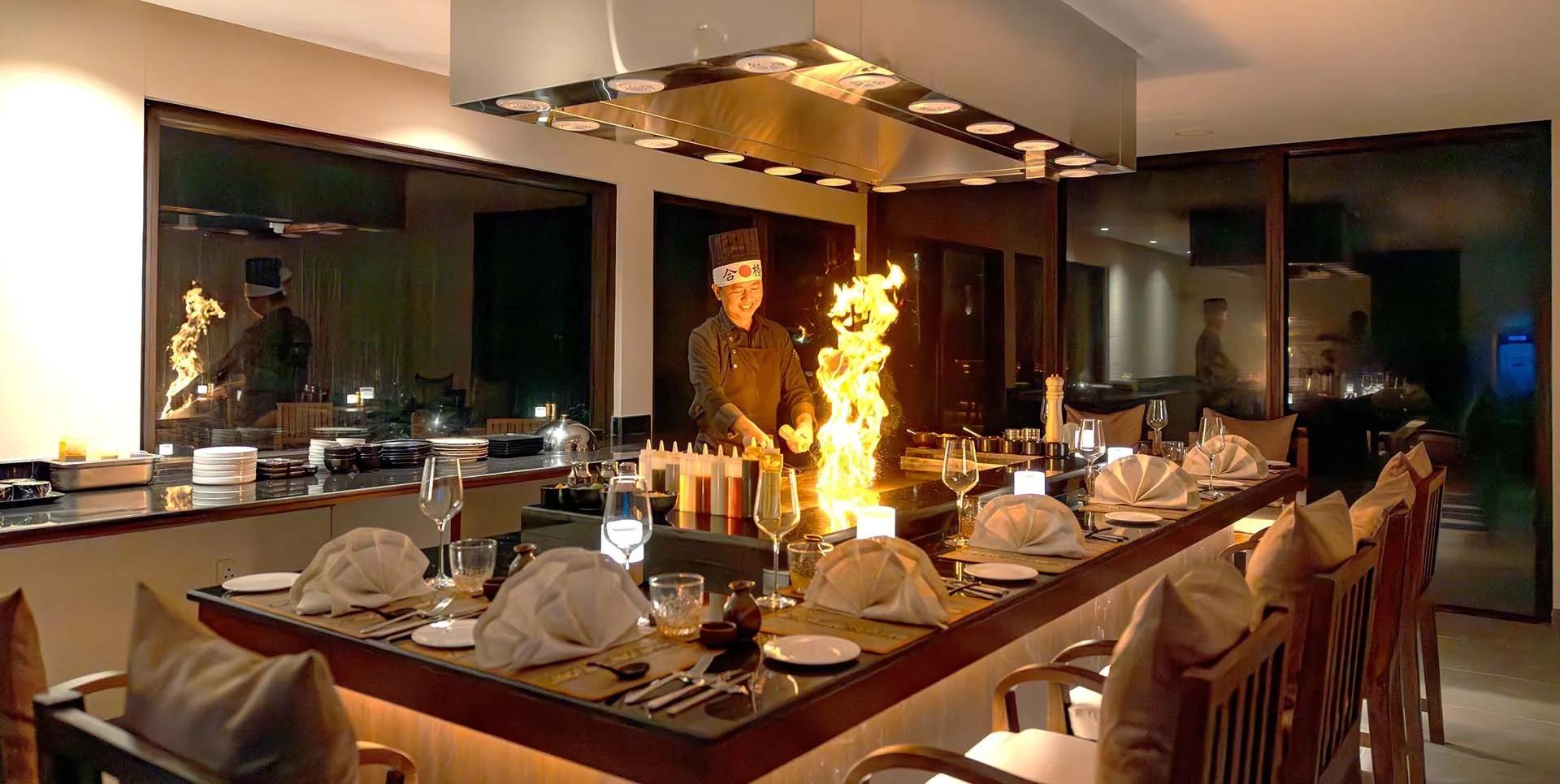 The teppanyaki counter at Teppanyaki by Mar-Umi, Kuda Villingili Resort Maldives