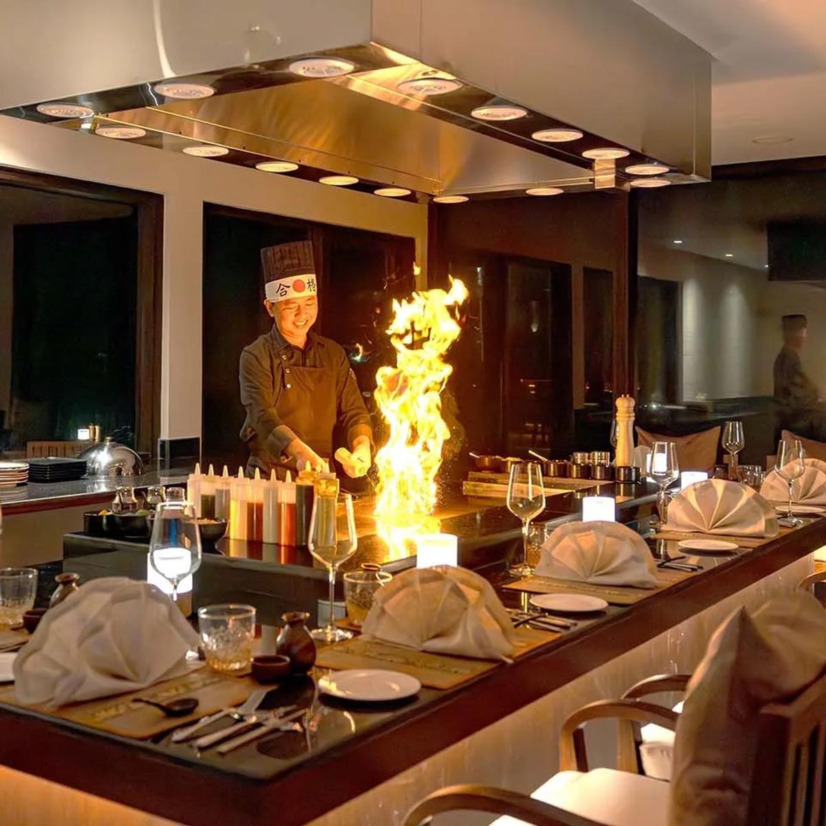 The teppanyaki counter at Teppanyaki by Mar-Umi, Kuda Villingili Resort Maldives