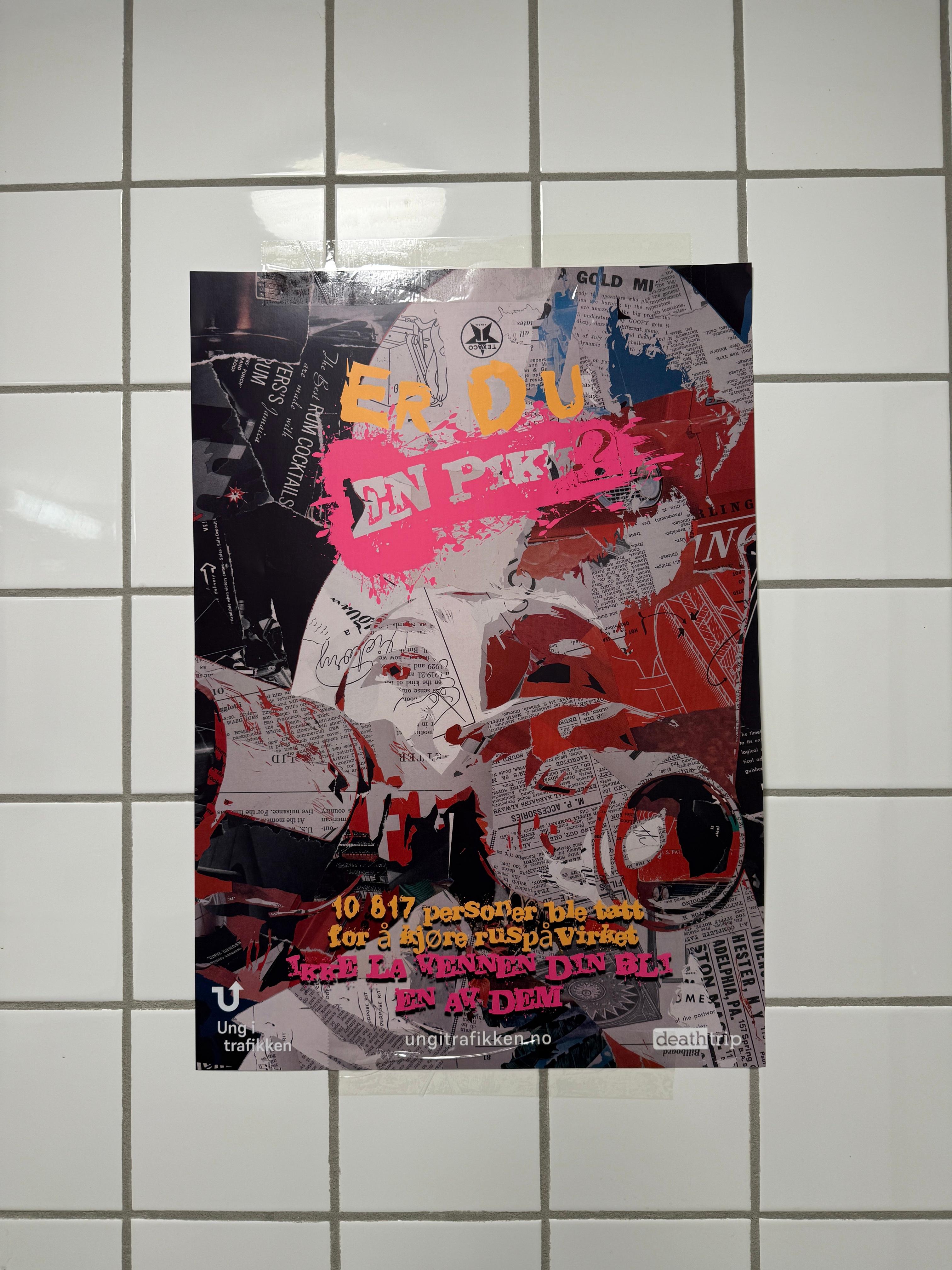 er du en pikk plakat med informasjon om ruskjøring på toalett vegg Grünerhaven Uteservering