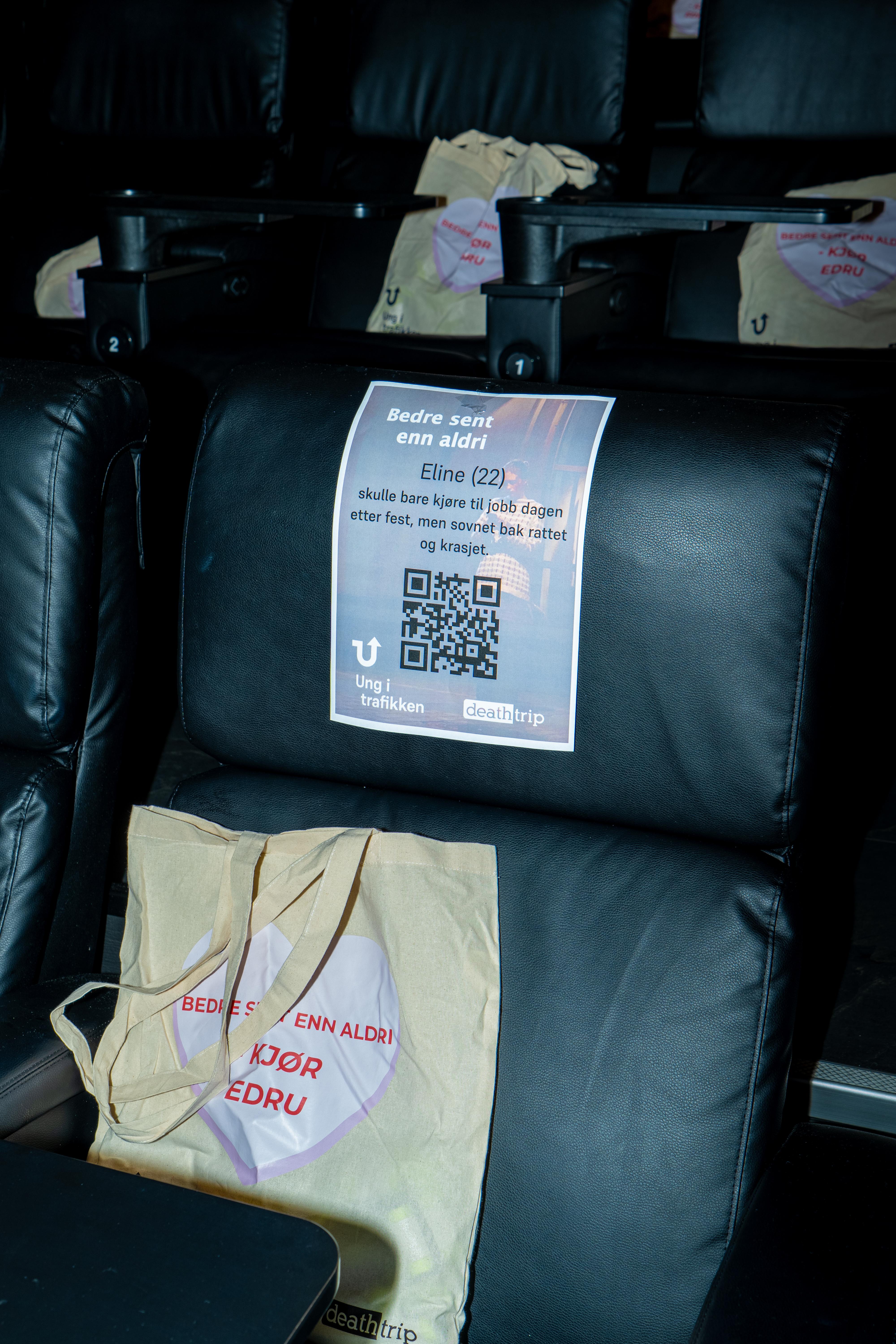 kinoseter med plakat og tekst om person som havner i trafikkulykke. Handlenett med hjerte motiv og tekst "bedre sent enn aldri - kjør edru"