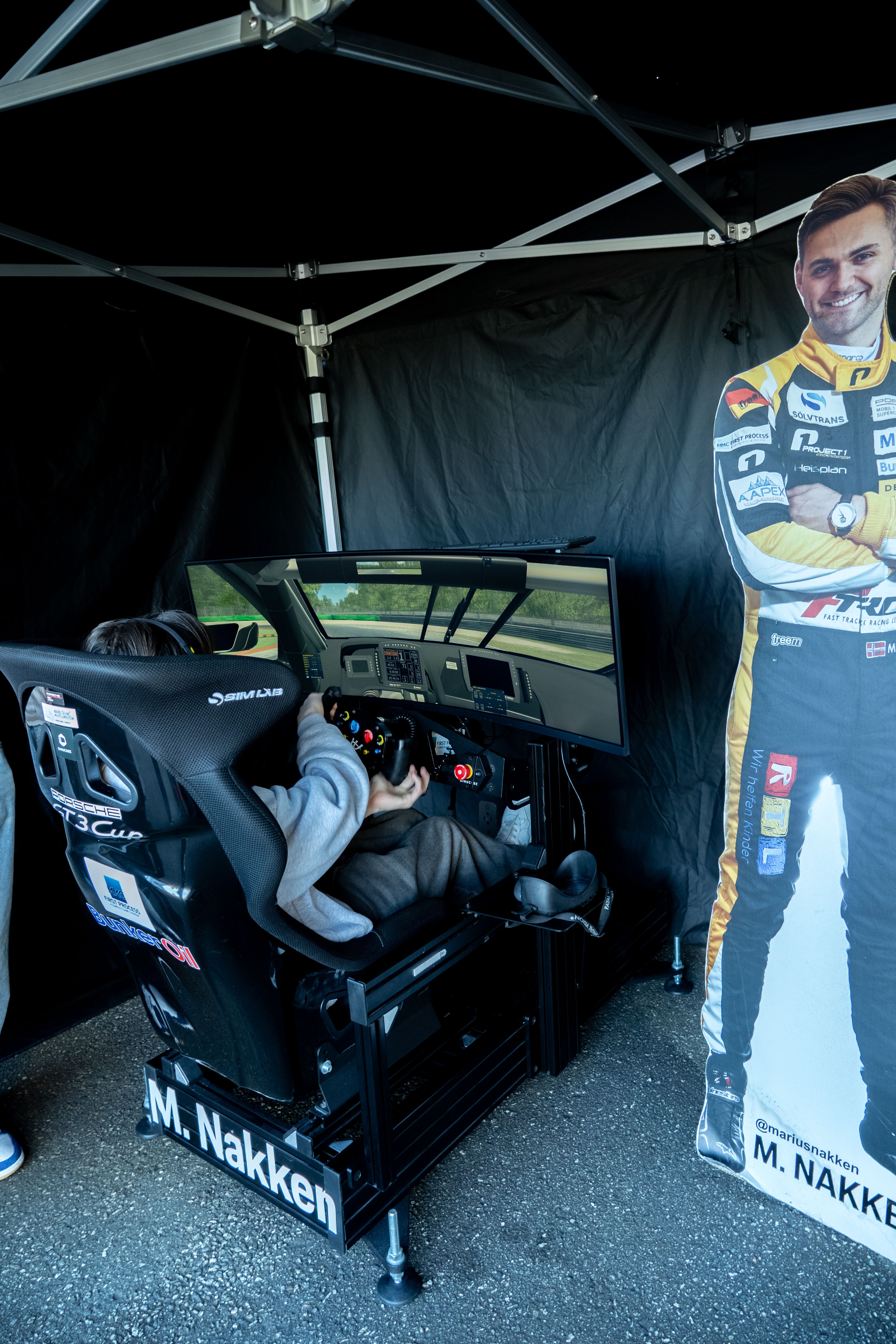 Besøkende prøver lykkehjulet