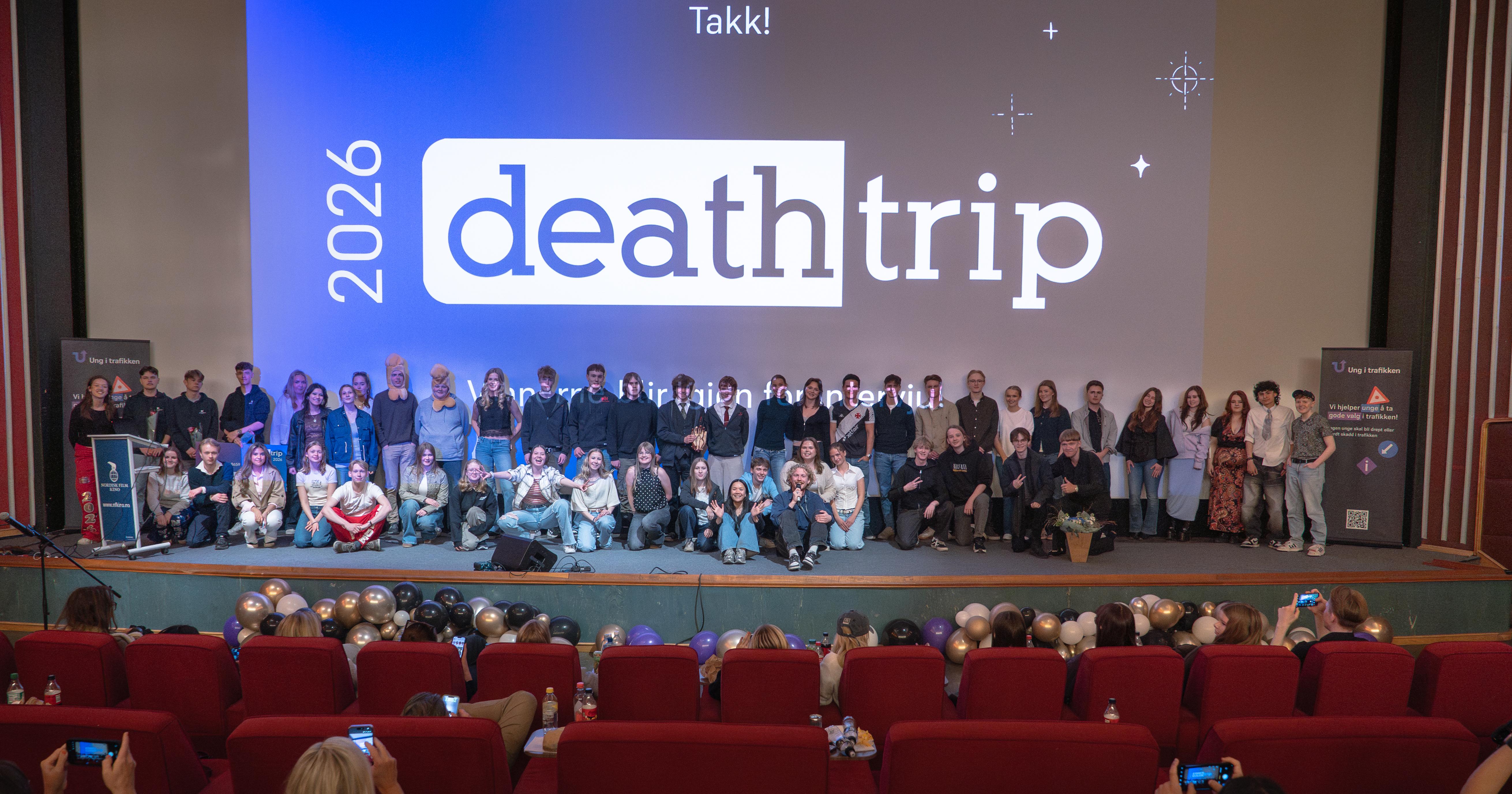 Ungdommer på scenen som var årets finalister i DeathTrip 2026
