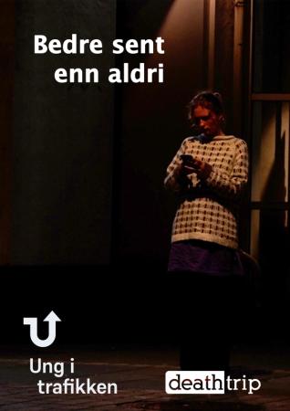 Jente som venter Kjæresten sin i mørket