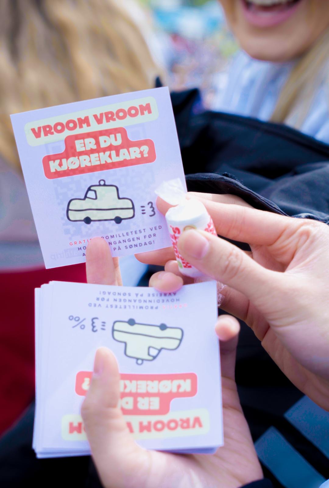 Vroomvroom er du kjøreklar lapp og lovehearts på landstreffstavanger