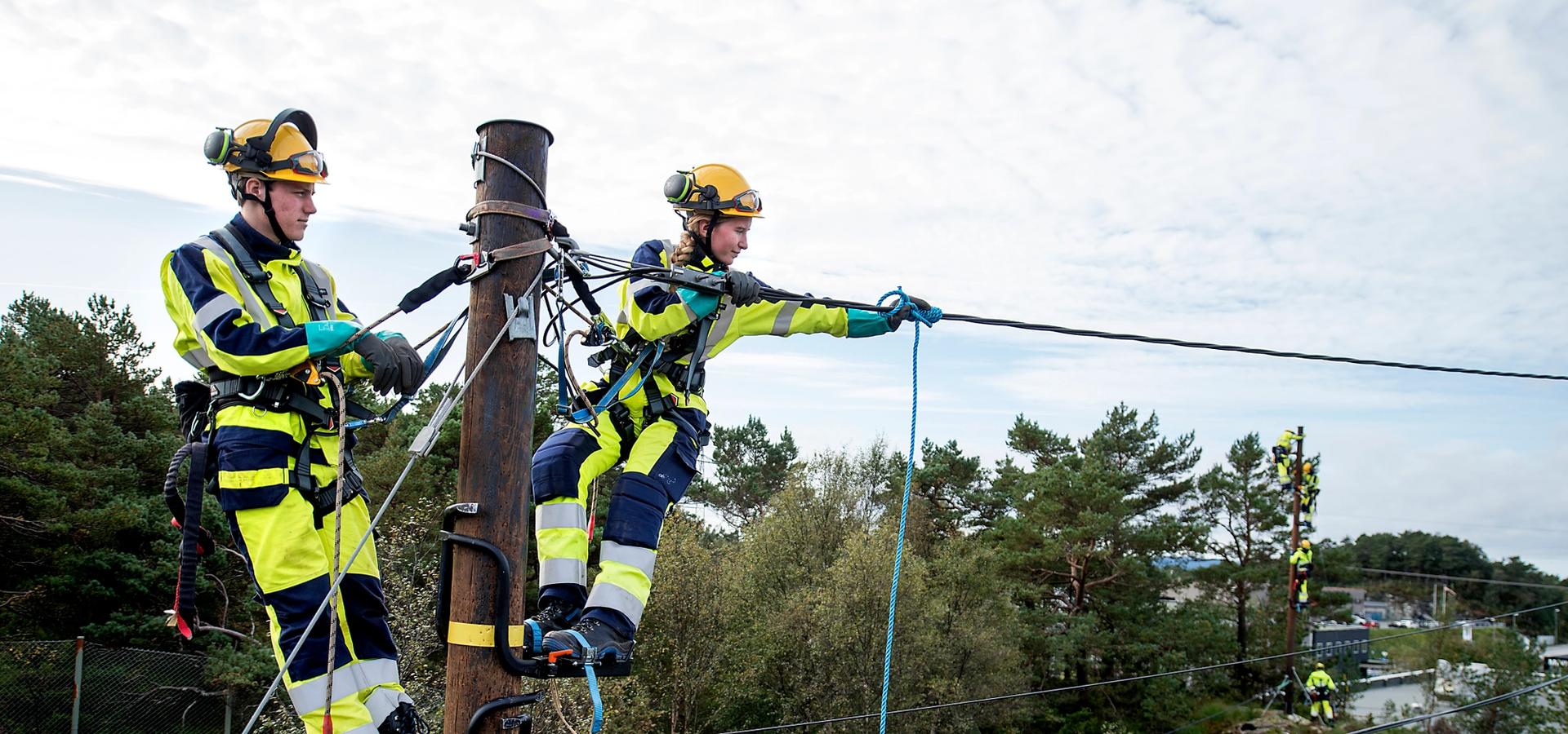 Montører i stolpe