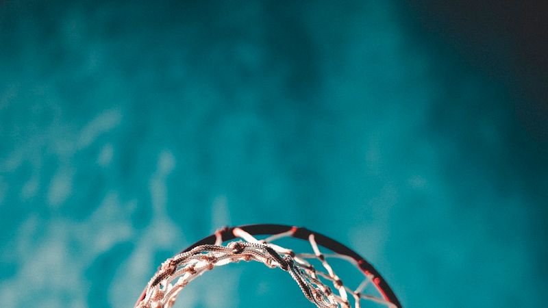 Magic Wachukua Uongozi 3-1 Dhidi ya Pistons wa Mbegu ya Juu Katika Mshangao wa Kihistoria