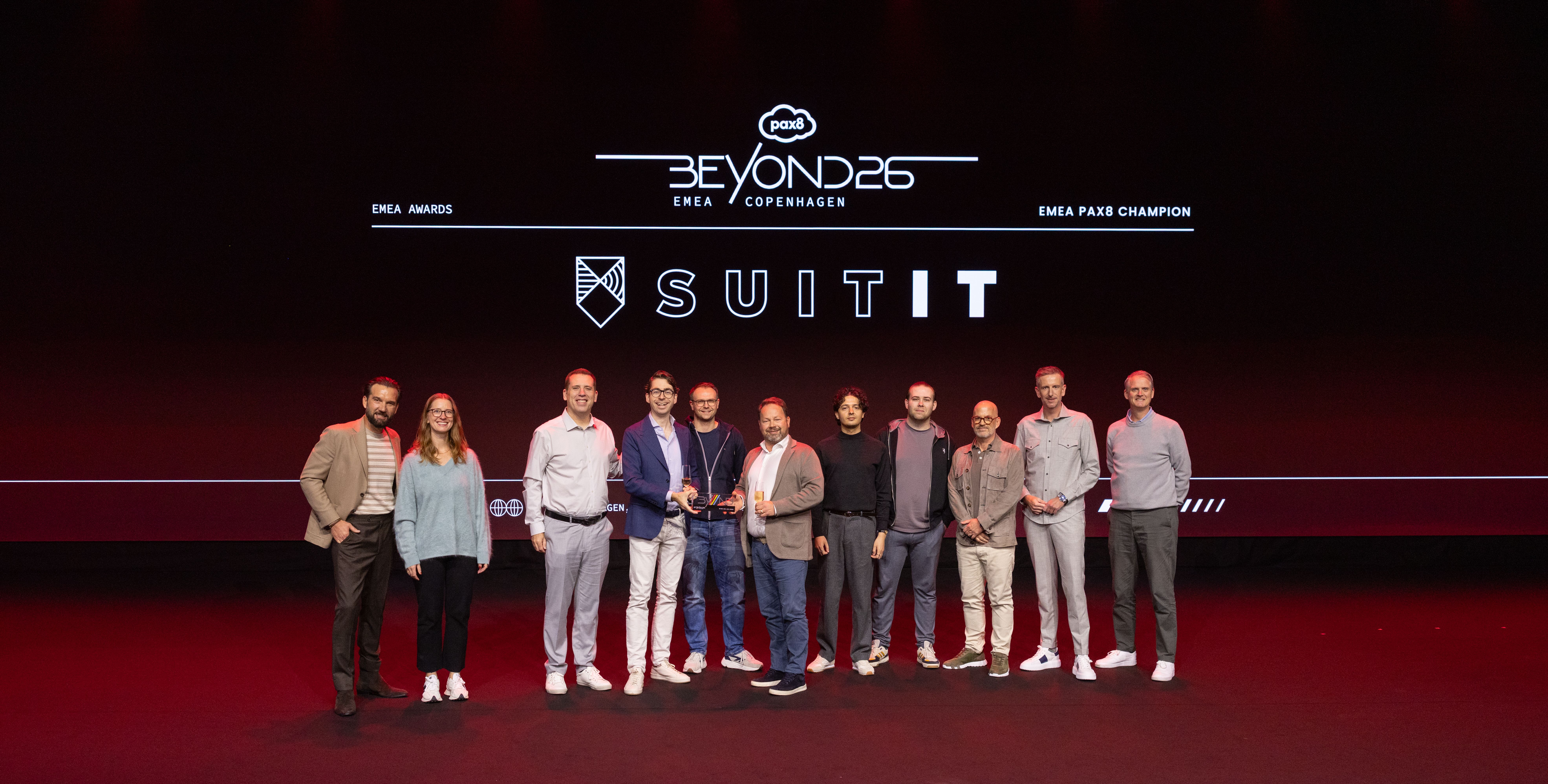 SuitIT-Pax8