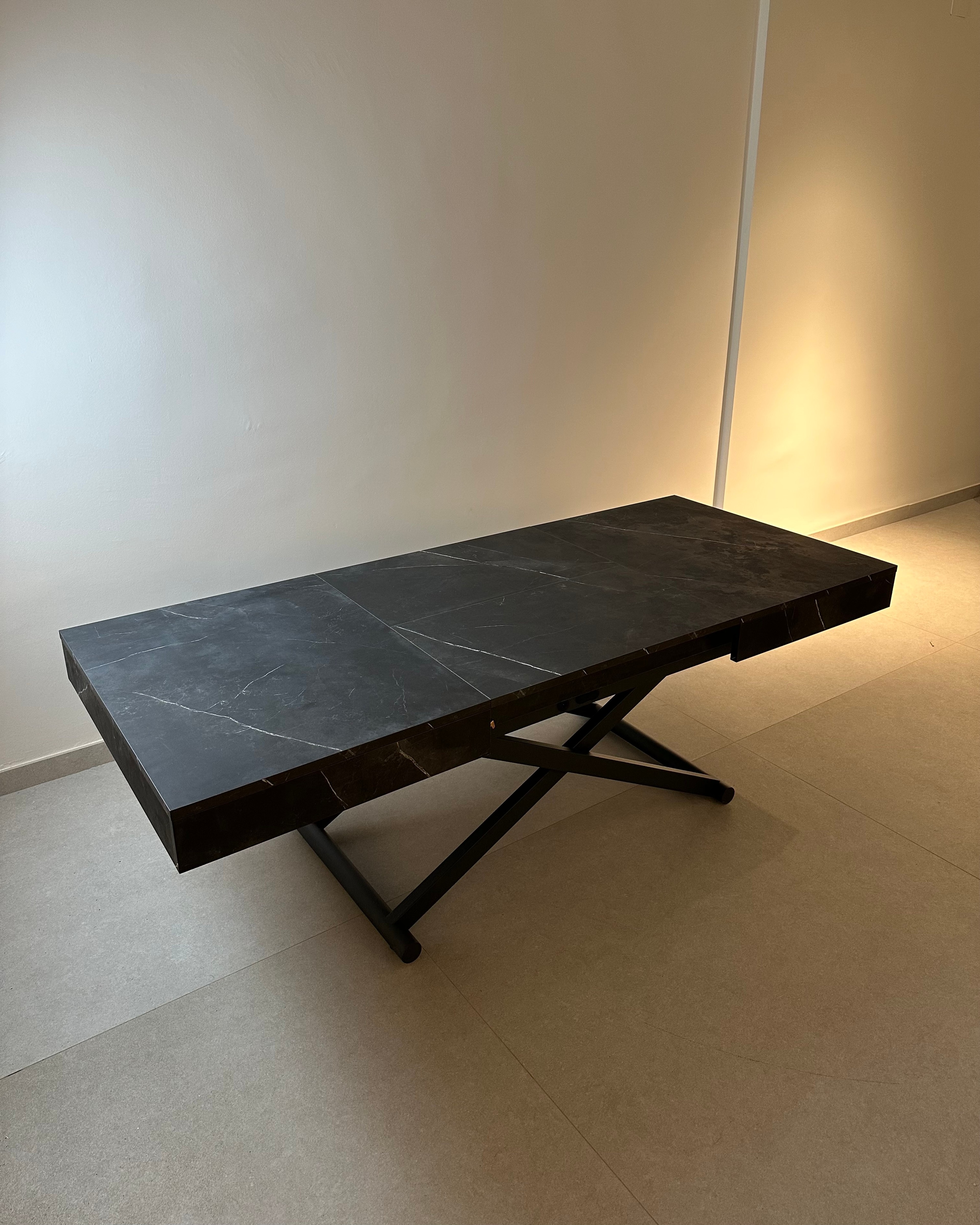 The viral table - Black Marble