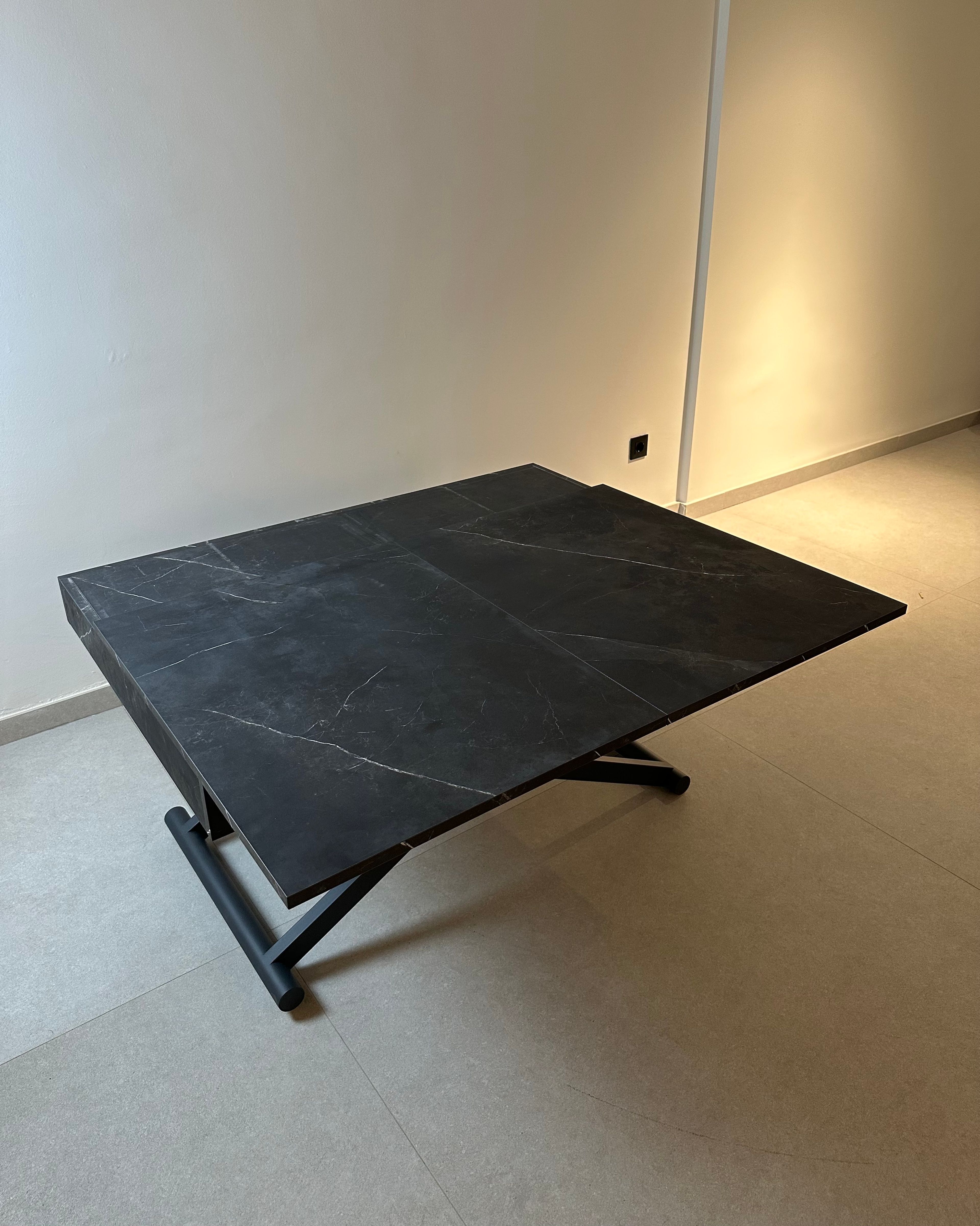 La table virale - Black Marble