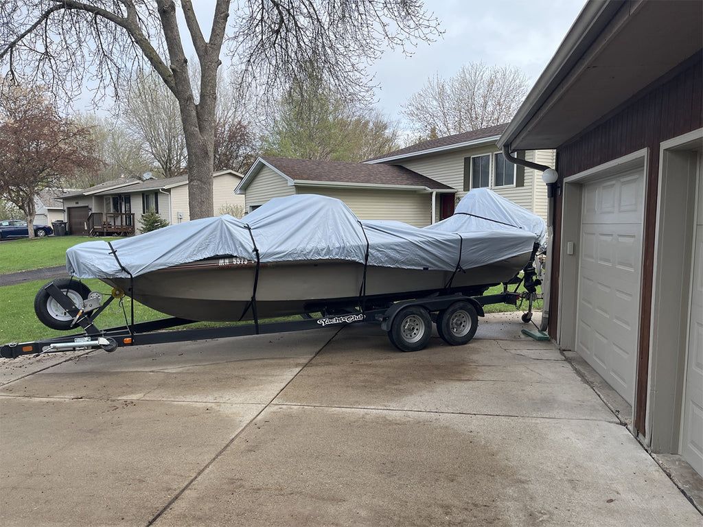 How to Put On a Boat Cover