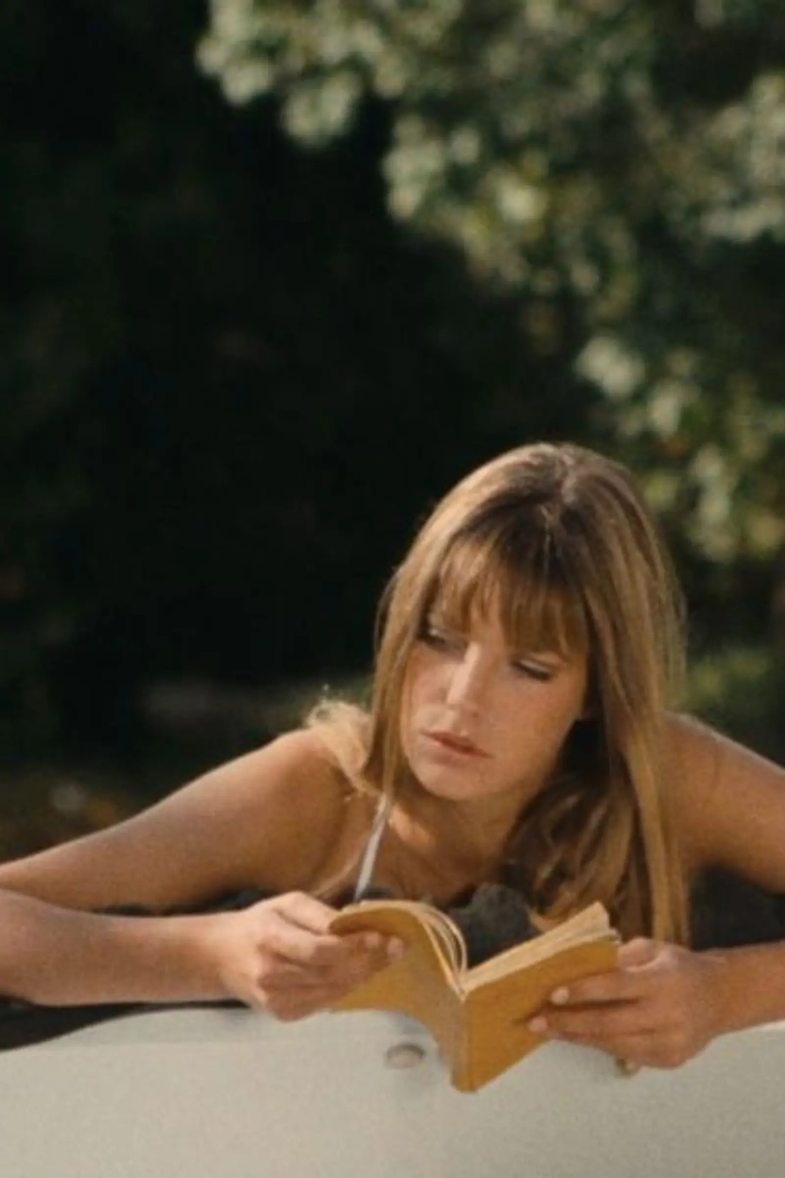 Jane Birkin reading in La Piscine (1969)