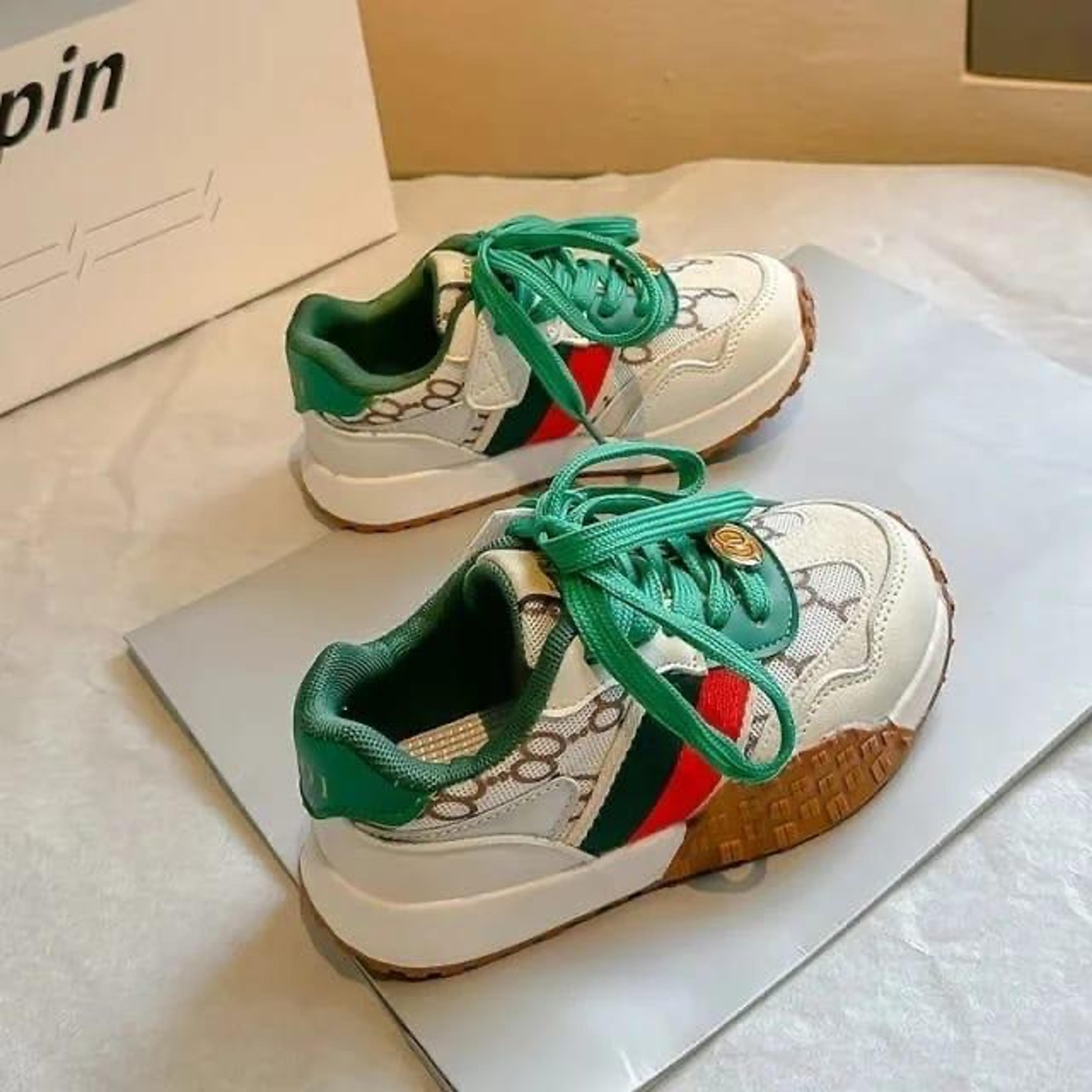 Kids' Green Accent Retro Sneakers