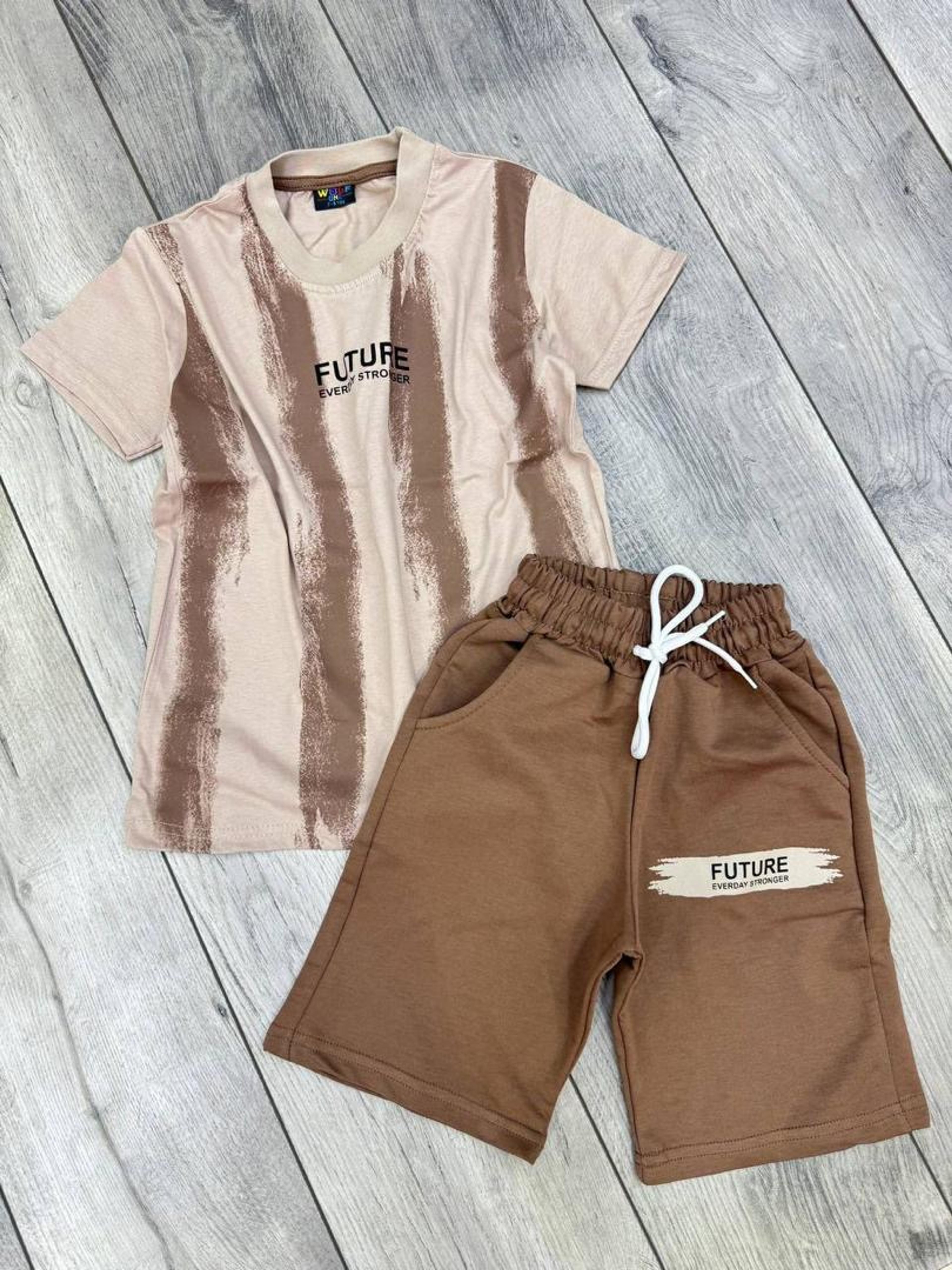 Boys' Neutral Graphic T-Shirt & Shorts Set