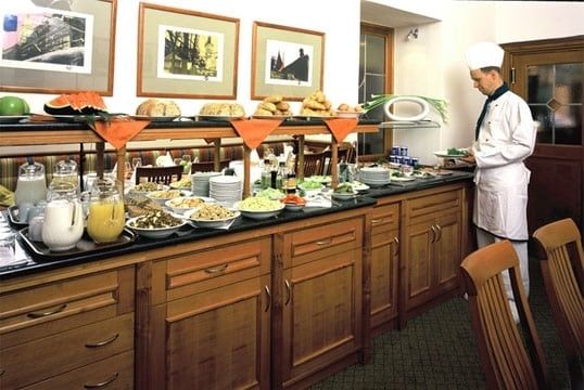Hotel 16