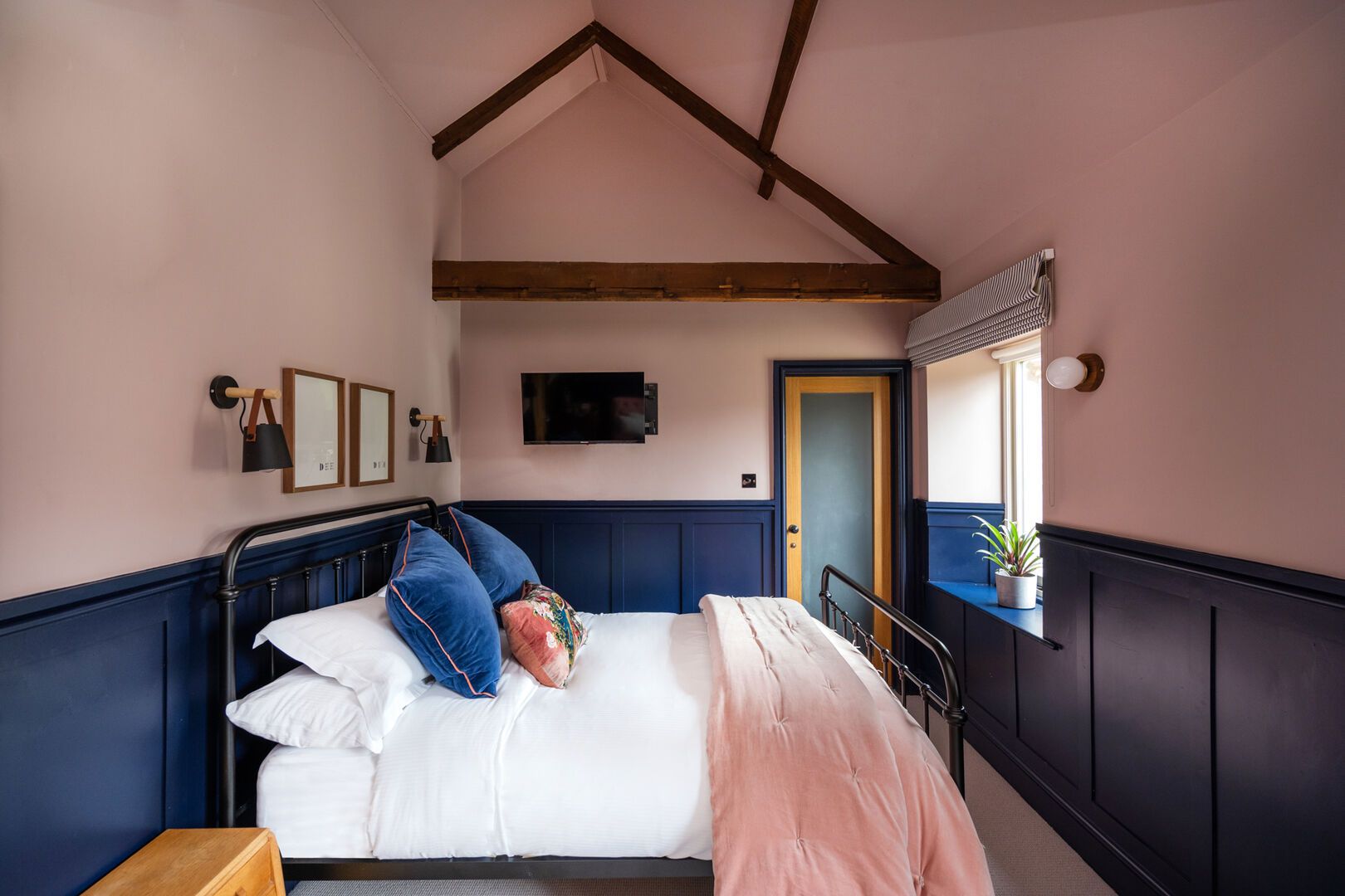 The Queens Chew Magna