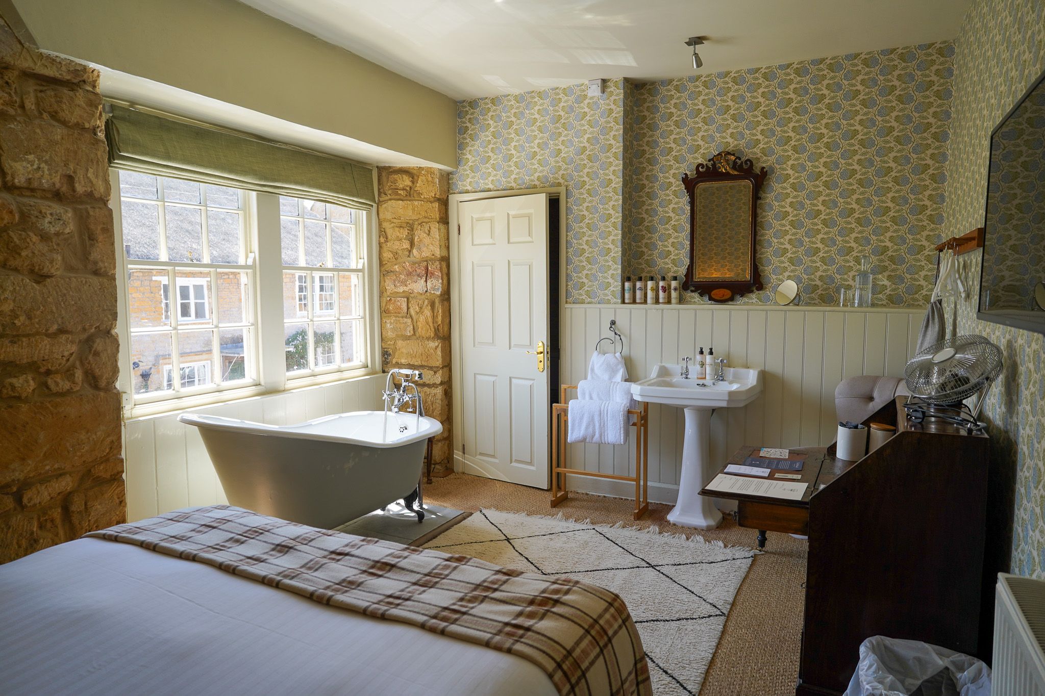 The Lord Poulett Arms