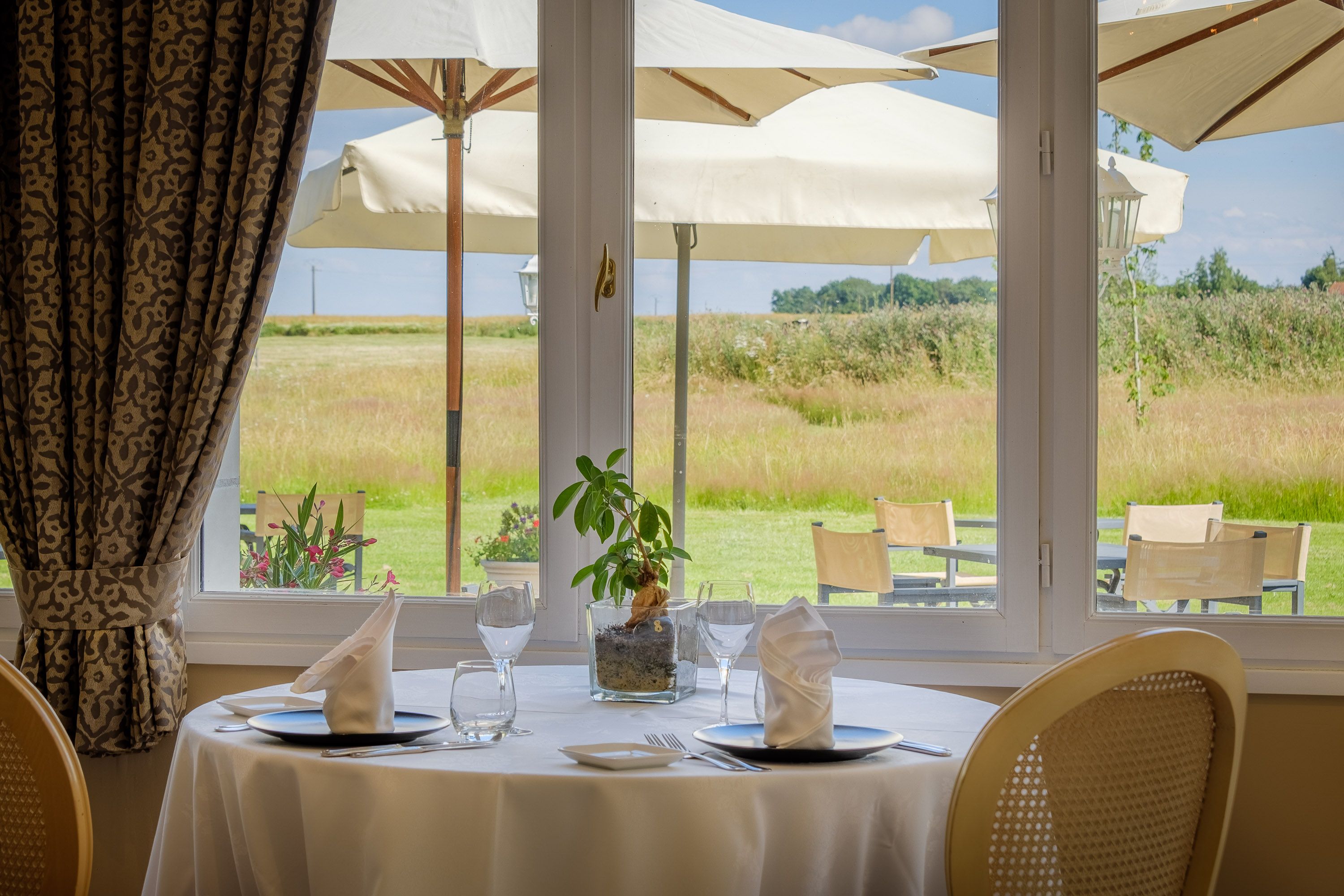 Le Fleuray Hotel & Restaurant