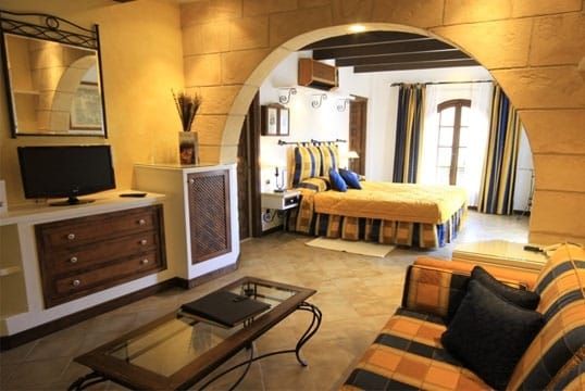 Petit Hotel Ses Rotges