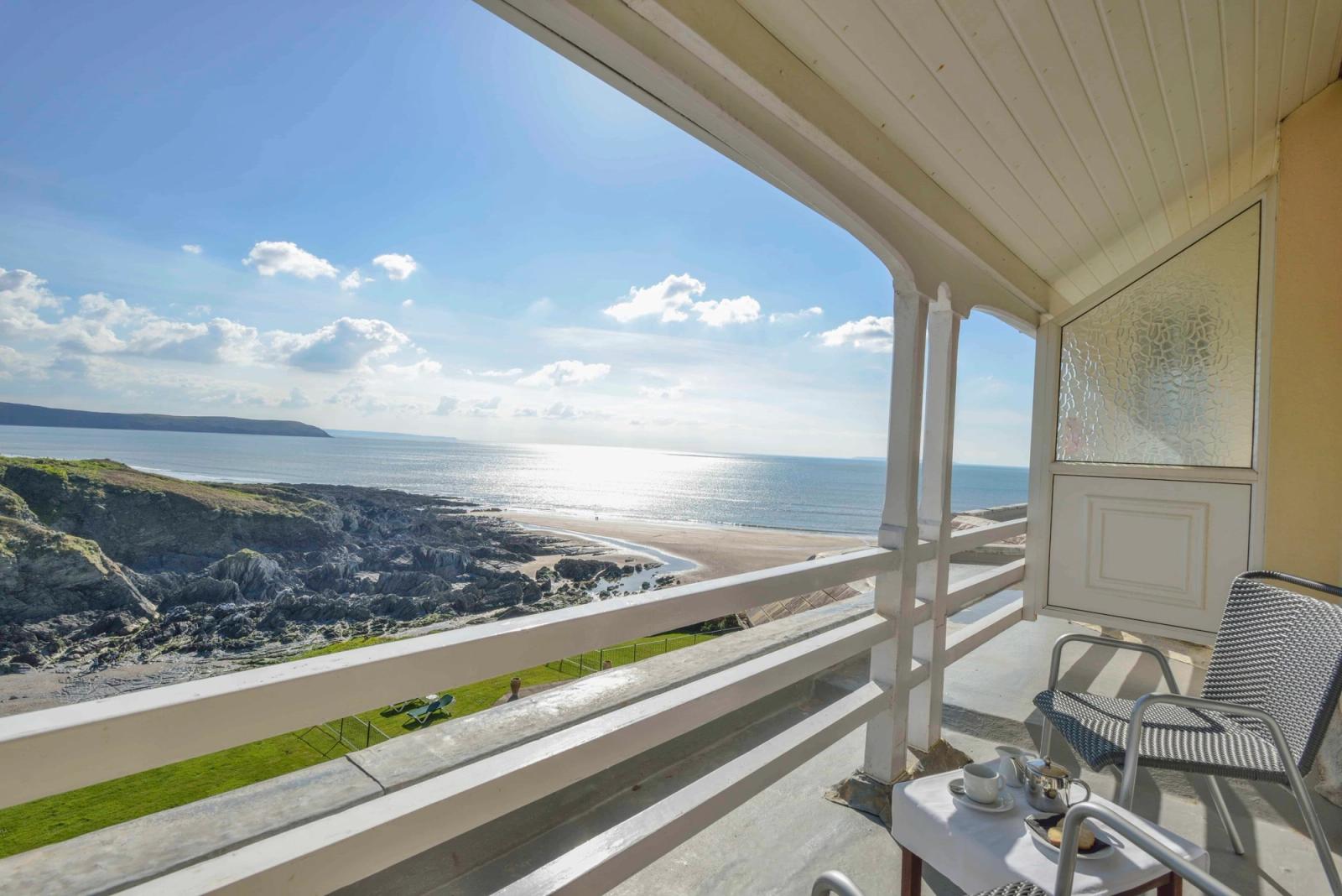Hotels by the sea in Devon