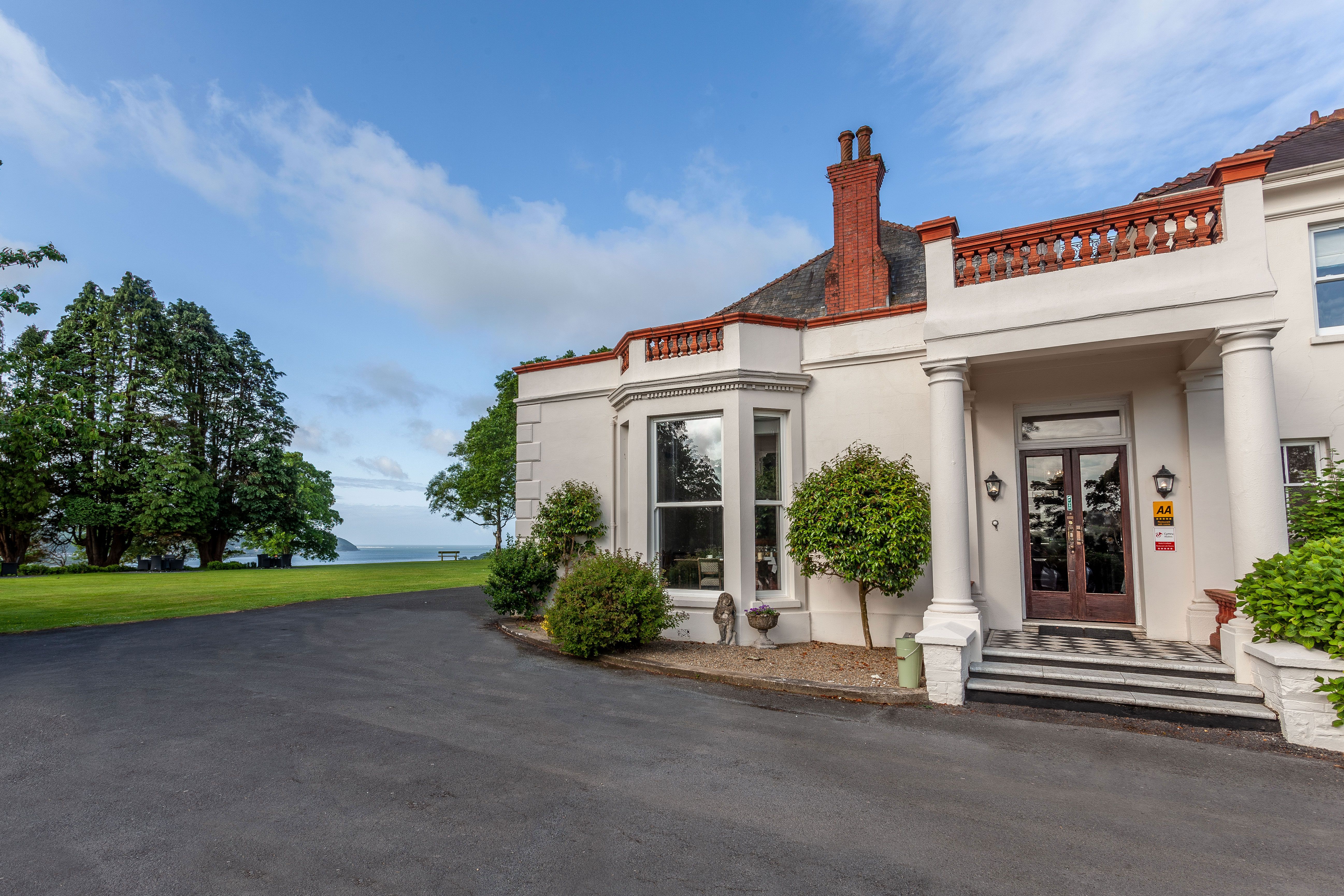 Mansion House Llansteffan