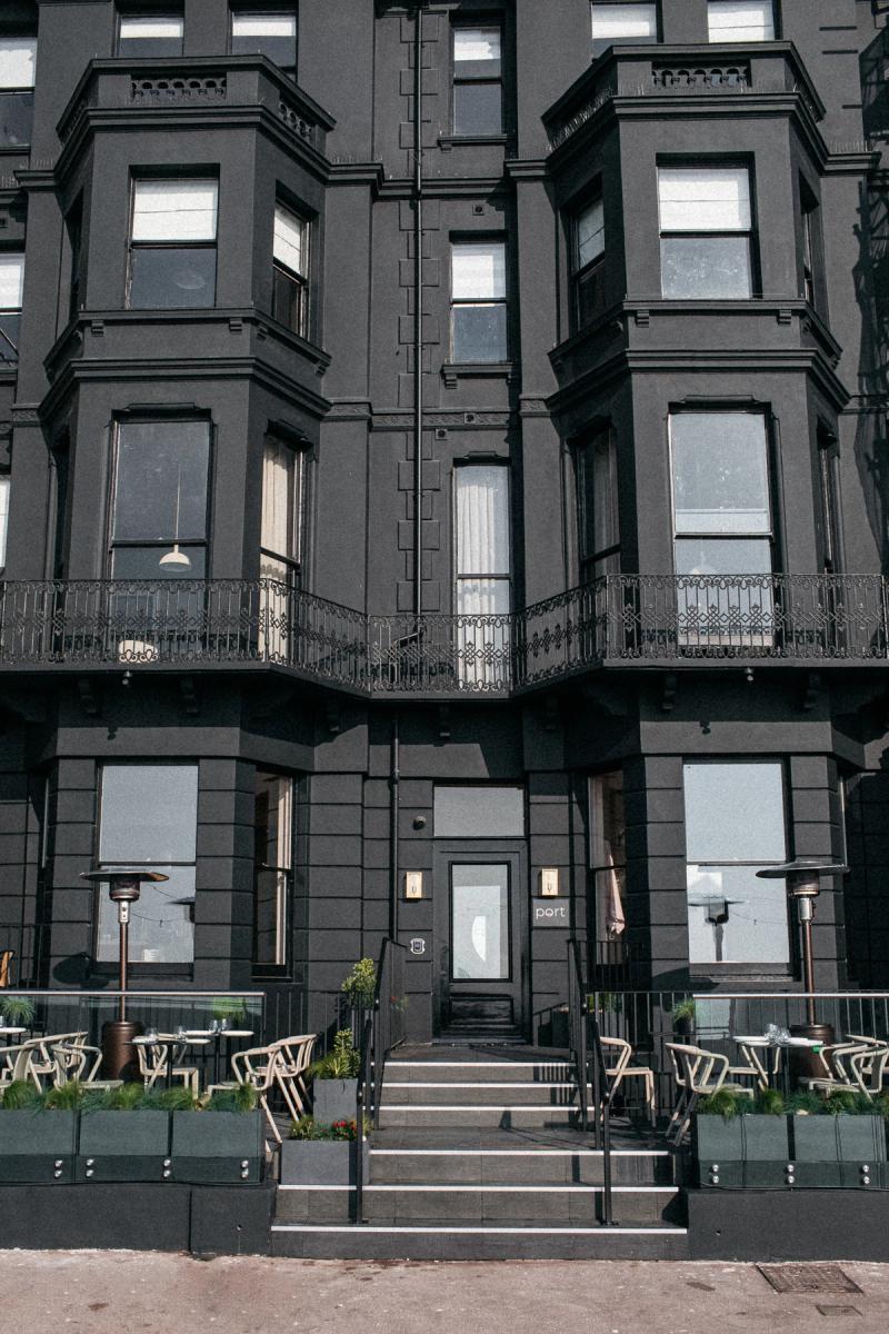 Port Hotel 
