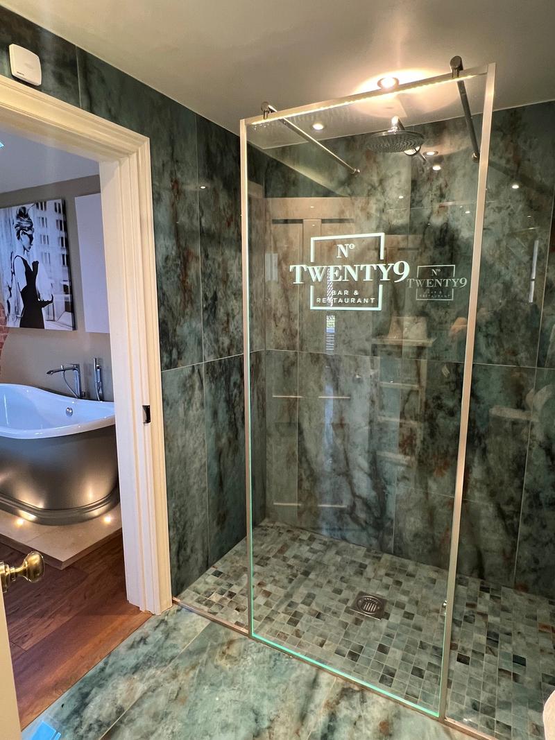 No Twenty9 Bar and Restaurant with Rooms