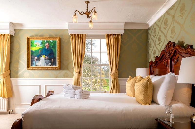 Plas Dinas Country House