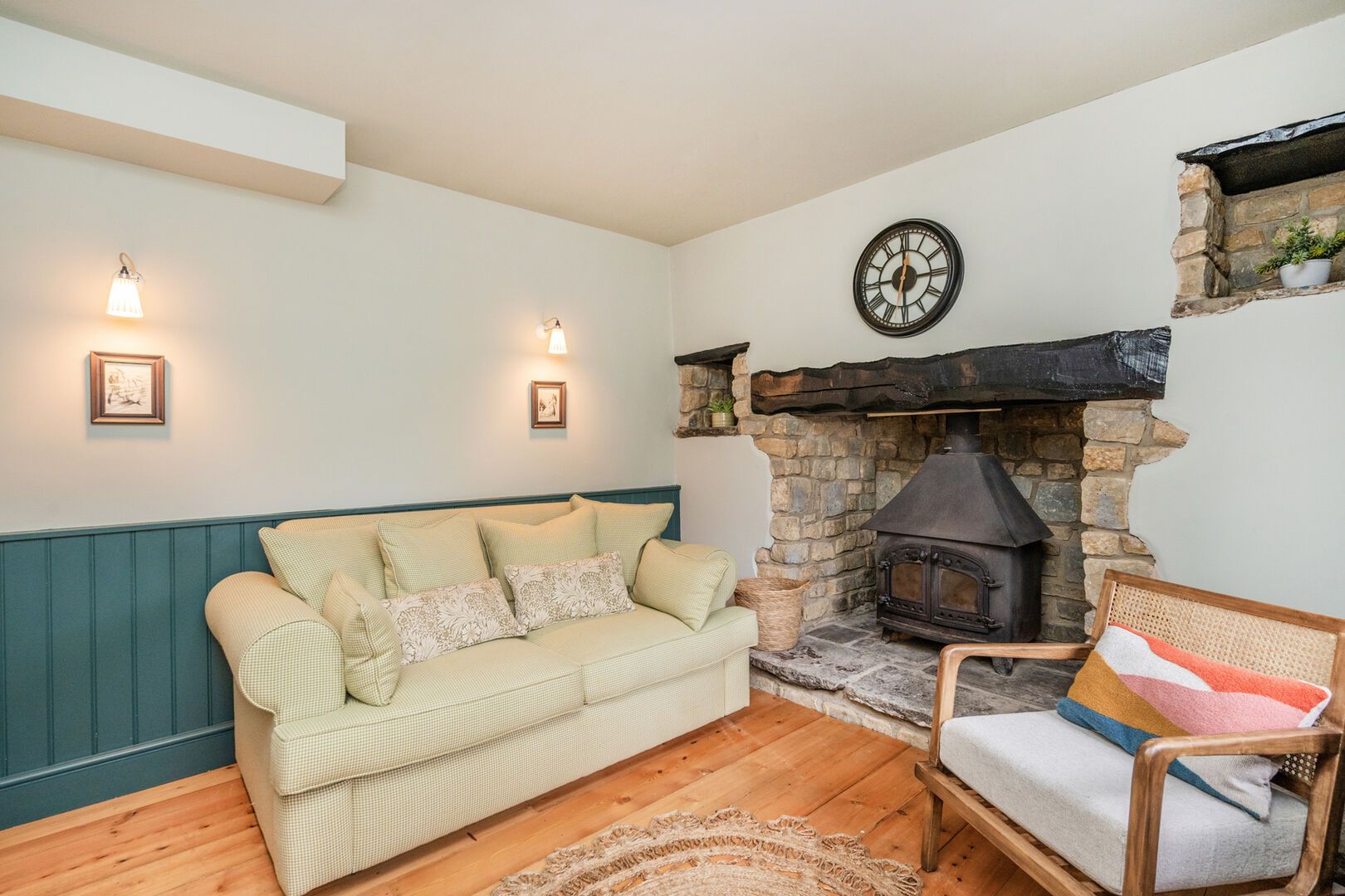 The Queens Chew Magna