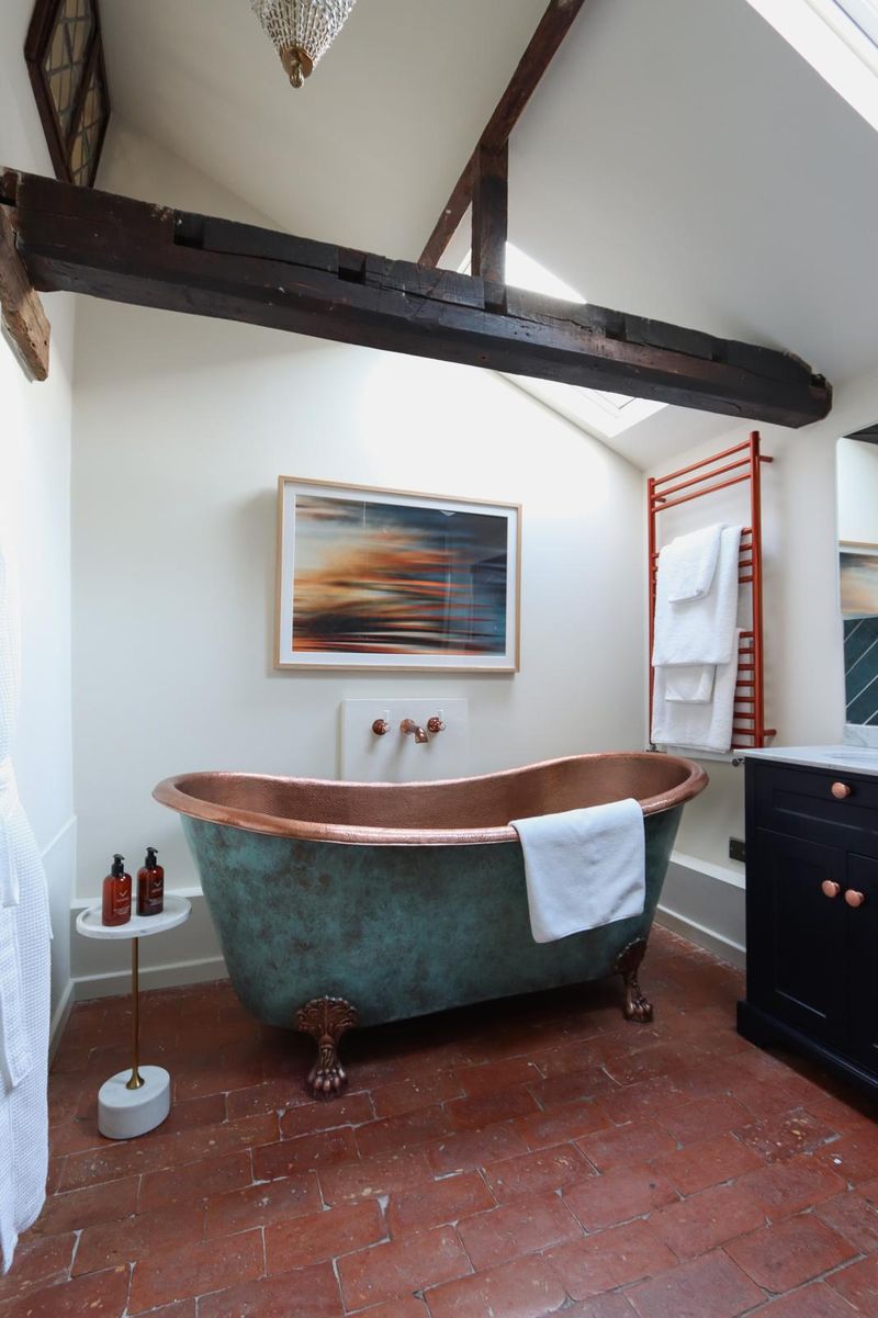 The Bull & The Pear Tree Inn