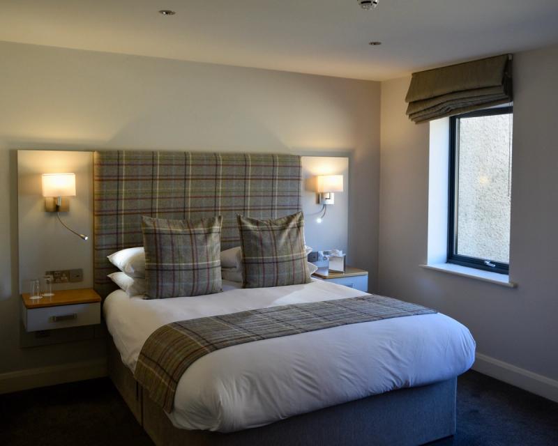 White Hart Hotel & Apartments