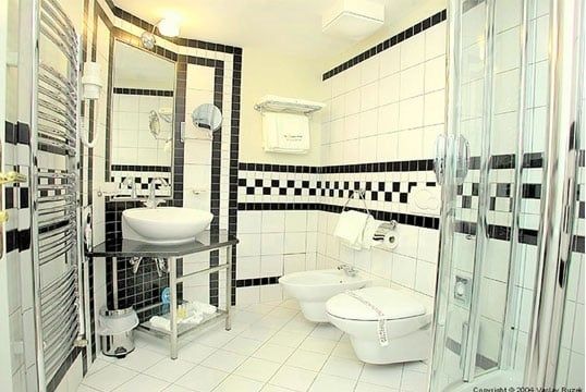 Golden Wheel Hotel