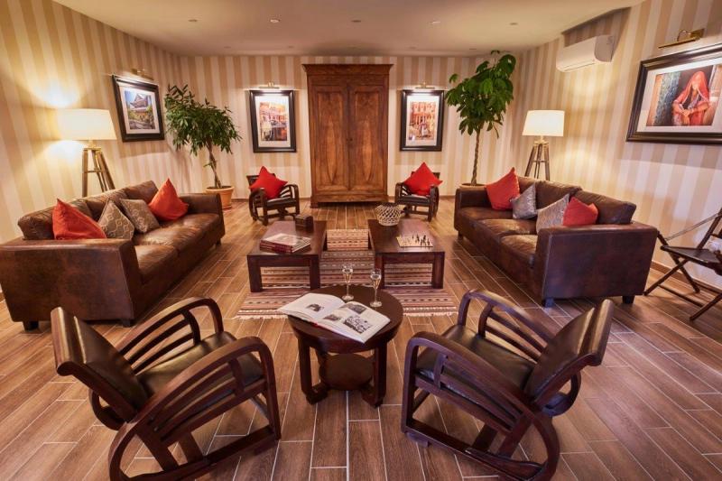 Le Fleuray Hotel & Restaurant