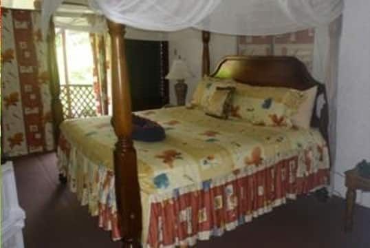 Hummingbird Beach Resort