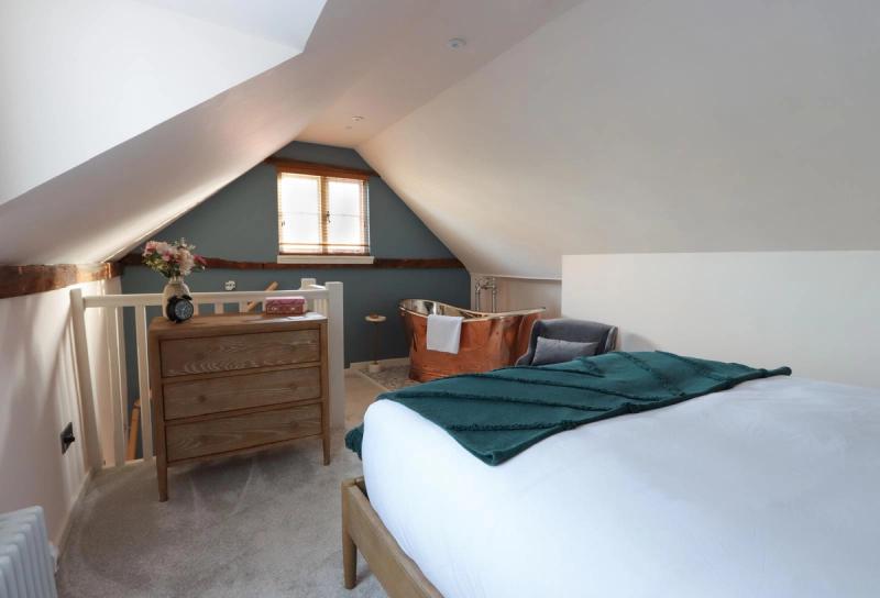 The Bull & The Pear Tree Inn