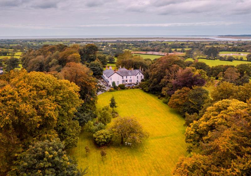Plas Dinas Country House