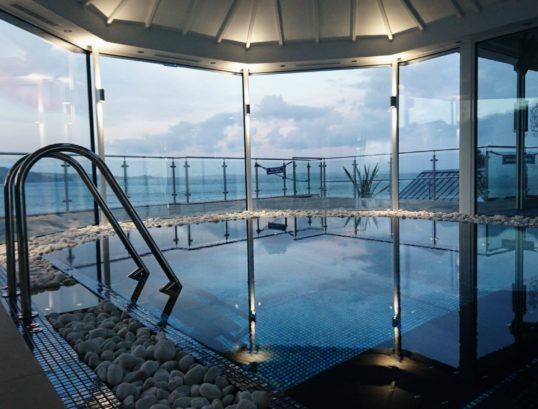 Devon hotels with pools