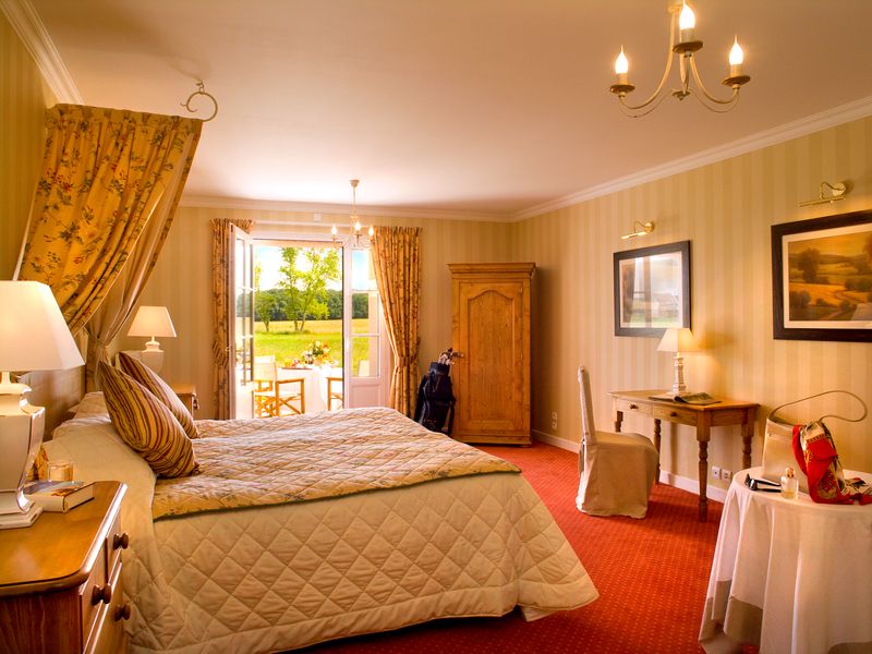 Le Fleuray Hotel & Restaurant