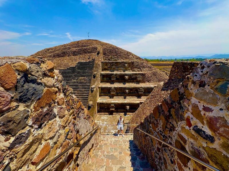 Teotihuacan Pyramids Private Tour from Mexico City