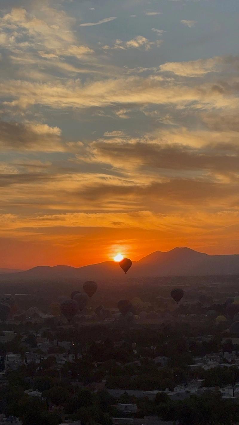 Teotihuacan from the heights: Hot air balloon