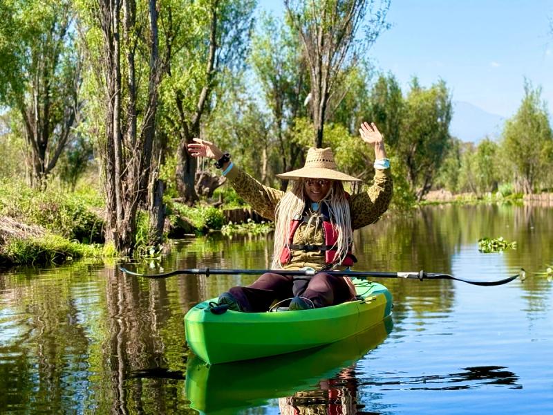 Kayak in Xochimilco: agroecological experience